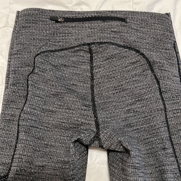 Lululemon Speed Up Tight *Full-On Luxtreme 22" Inseam - Picture 6 of 7